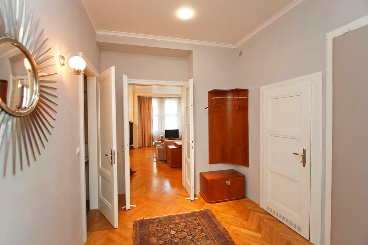 Spacious Elegance In The Heart Of Old Town Praga Exterior foto